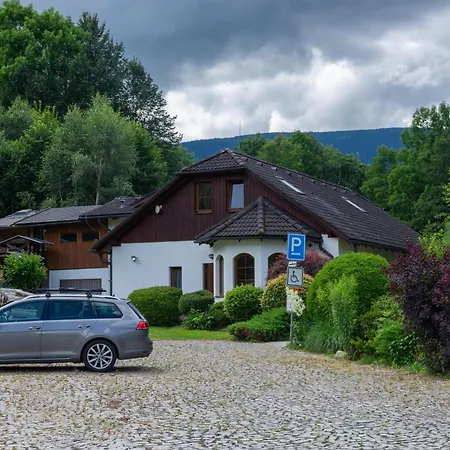 U Pivoněk Apartamento *